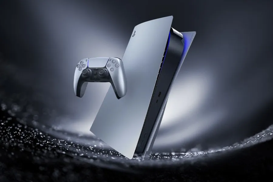Controller DualSense Sterling Silver su sfondo stilizzato