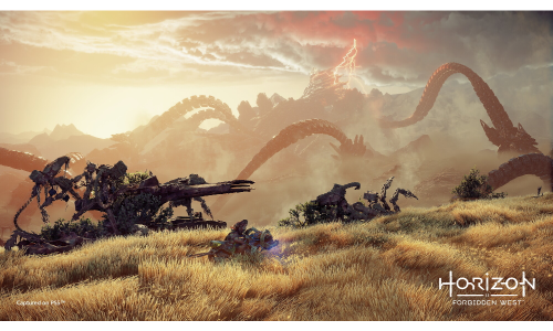 Aloy osserva una macchina gigante in un paesaggio nebbioso